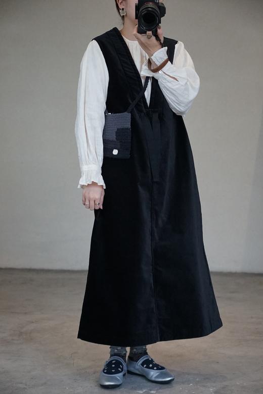 SUSURI 天鹅绒v领无袖连衣裙 商品图0