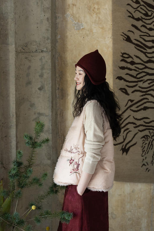 牧衣游原创 丝棉手工刺绣羽绒马甲女冬复古民族风文艺开衫 砚秋 商品图5