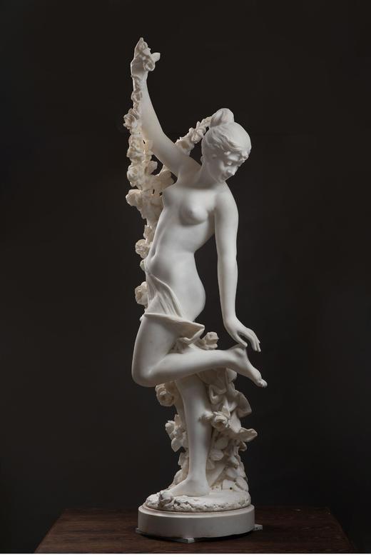 【已售】独角鹿西洋古董 1880年代意大利雕塑家Cesare Lapini签名出品卡拉拉大理石雕塑《手持花环的少女》 商品图1