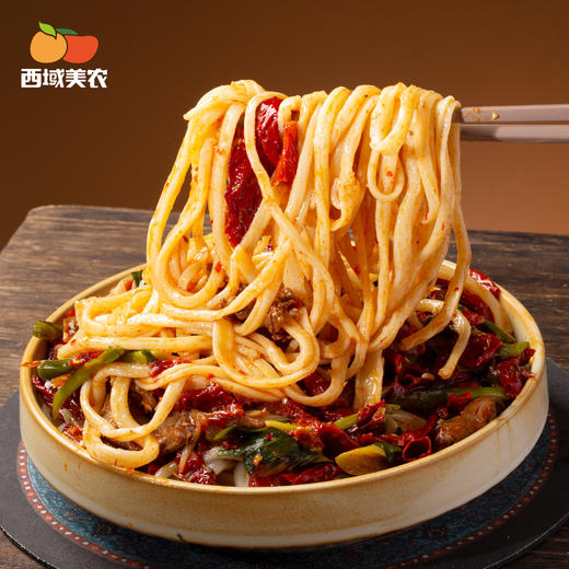 西域美农 新疆冰鲜手工拉条子 地道新疆味，还原线下风味煮熟后麦香扑鼻，面条劲道弹牙不塞牙 220g*10 商品图6