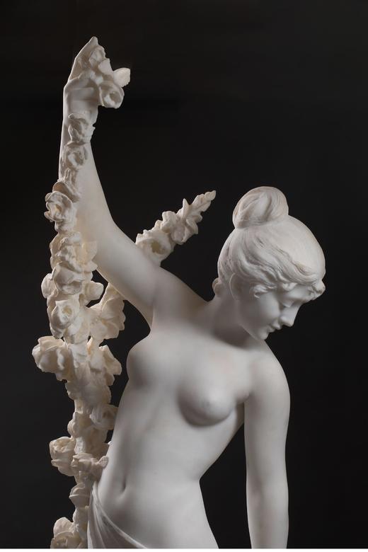 【已售】独角鹿西洋古董 1880年代意大利雕塑家Cesare Lapini签名出品卡拉拉大理石雕塑《手持花环的少女》 商品图2