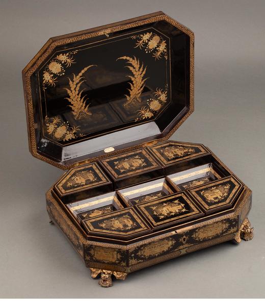 【已售】独角鹿西洋古董 1830年代中国清代出品园邸人物主题黑漆描金八角游戏盒 商品图1