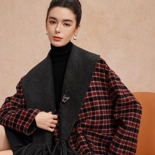 QH916斯尔丽25新款轻薄双面格子宽松流苏大翻领时尚大衣 商品图4