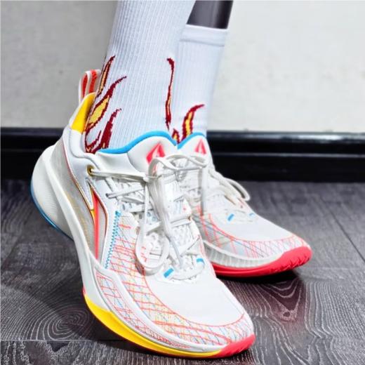 李宁男子2025年款春夏轻量减震回弹篮球鞋ABAV009-5 商品图1