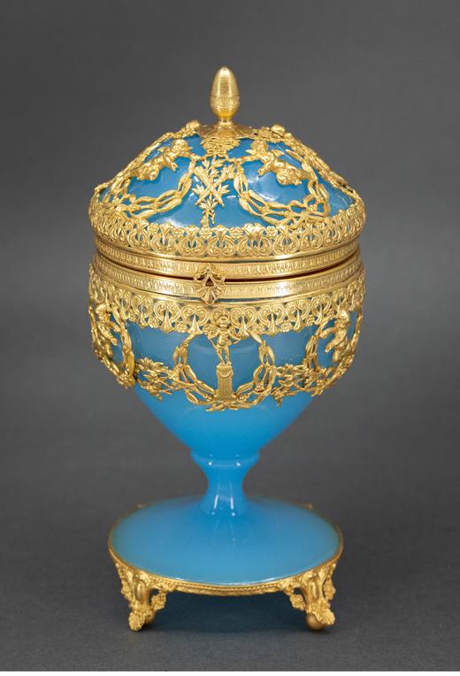 独角鹿西洋古董 19世纪法国出品新古典主义风格天使火炬主题铜鎏金精雕装饰蛋形蓝色欧泊水晶珍宝盒 商品图0