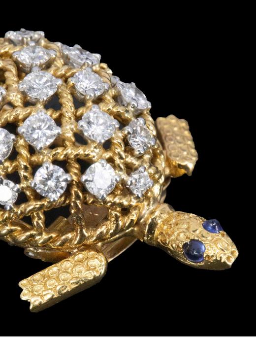 独角鹿西洋古董 1960年代法国珠宝品牌出品18K黄金镶嵌钻石及蓝宝石乌龟造型胸针 带原盒 商品图4
