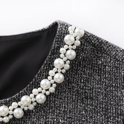 「高货wl」全新升级【铂金会员330/天猫449/差价119】(50240)洛诗琳优雅拼接连衣裙2025秋冬轻奢重工珍珠领减龄收腰裙 商品图2