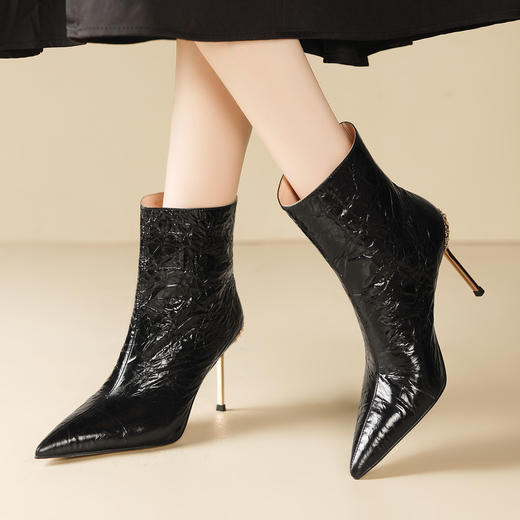 OLD M1222-1 时尚尖头细跟短筒显瘦靴纯色韩版风牛皮后拉链时装靴 商品图1