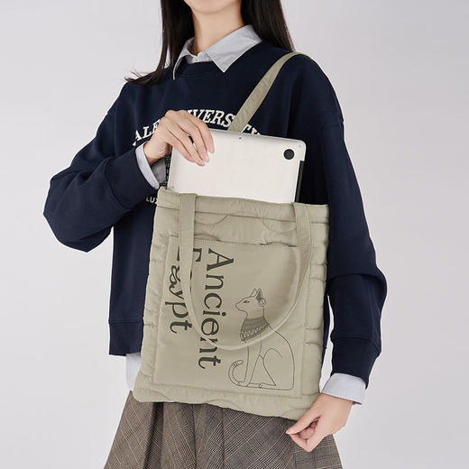 大英博物馆 盖亚·安德森猫系列 珩缝口袋电脑包单肩包 商品图1