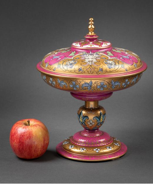 独角鹿西洋古董 1851-1861年代法国御窑塞弗尔出品新文艺复兴风格手绘描金怪面卷叶主题Coupe Henri II器形带盖樽 商品图1