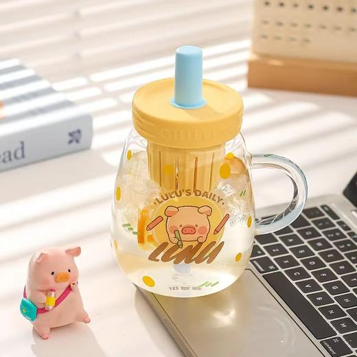 4楼Eubelle欧蓓 川岛屋&lulu猪联名 玻璃杯900ml 吸管杯茶水分离泡茶杯 活动价：59.9元 商品图1