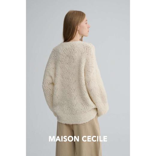 MAISON CECILE羊毛立体针织钩花镂空绒感软糯圆领针织毛衣 商品图3