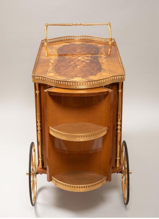 独角鹿西洋古董 1900年代法国出品铜鎏金装饰繁花卷叶主题细木镶嵌可移动式双层酒柜 商品图3