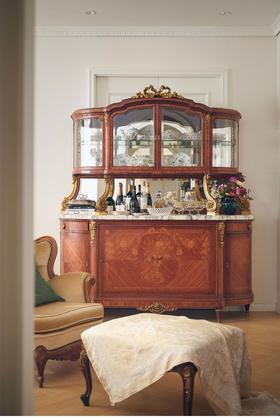 独角鹿西洋古董 19世纪末法国出品路易十六风格铜鎏金精雕装饰繁花奖杯主题细木镶嵌及大理石台面带镜餐边柜