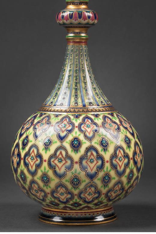 独角鹿西洋古董 1885-1887年代法国御窑出品Carrier-Belleuse设计波斯风格手绘描金Bouteille Persane器形瓷瓶一对 商品图4