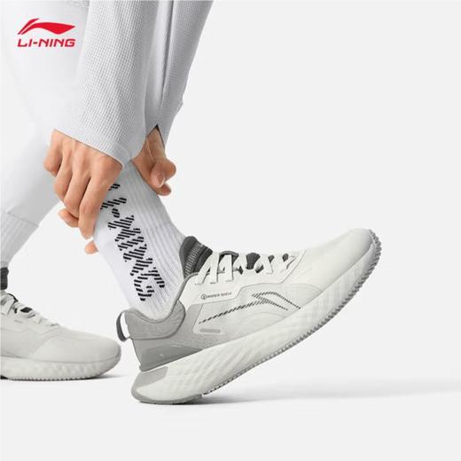 李宁男子秋冬防泼水跑步鞋运动鞋AGLU251-2 商品图1