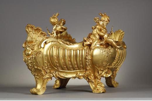 独角鹿西洋古董 1880年代法国名坊Colin Paris签名出品路易十五风格爱神小天使主题铜鎏金精雕花盆 商品图2