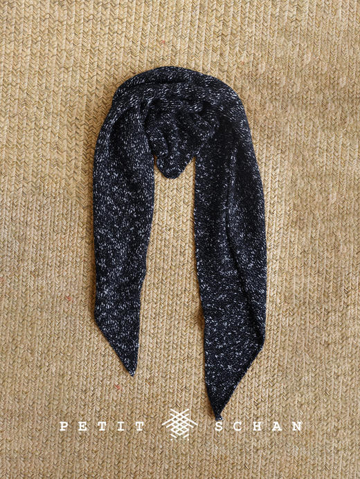 【20天左右发货-单笔实付满2580赠，和田玉系列除外，无需加购和拍下】昼夜 棉羊毛花纱针织三角巾 商品图0