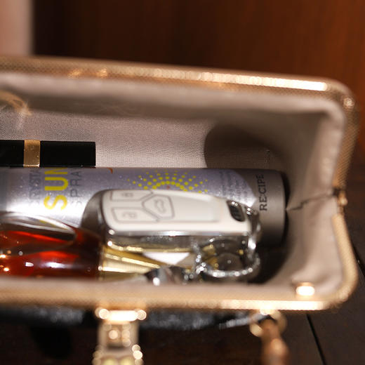 【紫藤林】精美刺绣手提包QB 商品图3