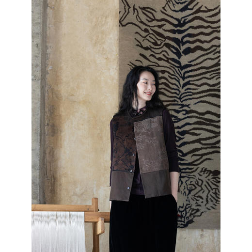 牧衣游原创 香云纱拼接夹棉马夹新款复古民族风新中式开衫 冬令时 商品图3