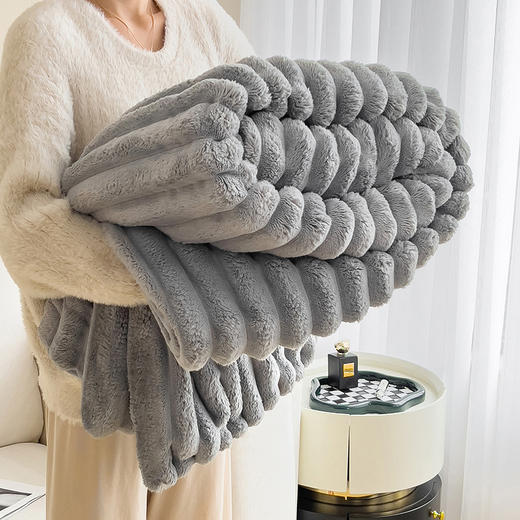 【撸猫感❗️抽条兔毛绒毛毯】甄选兔兔绒面料，厚实有料，透气排湿，亲密接触，不会被静电吓到，冬季加厚保暖办公室午睡毯沙发毯盖毯珊瑚绒小毯子QQ 商品图7