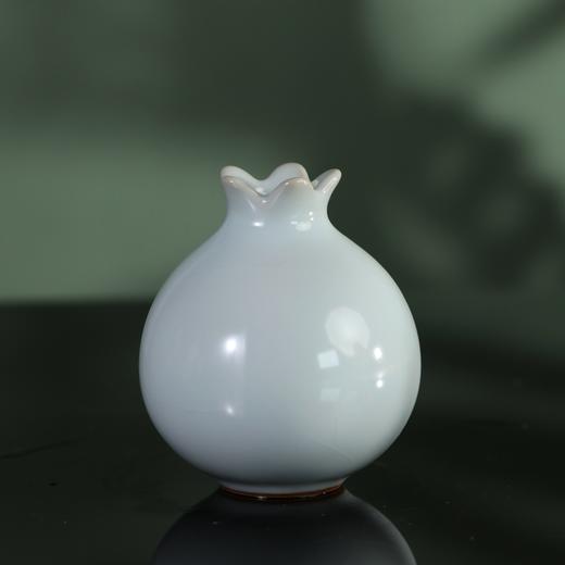 问鼎汝瓷/鼎峰系列/月白/老款/石榴瓶 商品图0