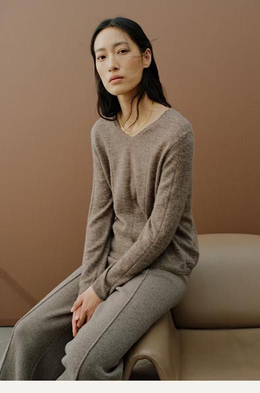 米梭AMORE MISSO女装V领鱼骨套衫6311F2397 商品图4