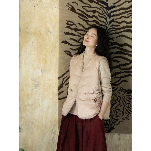 牧衣游原创 丝棉手工刺绣羽绒马甲女冬复古民族风文艺开衫 砚秋 商品图3