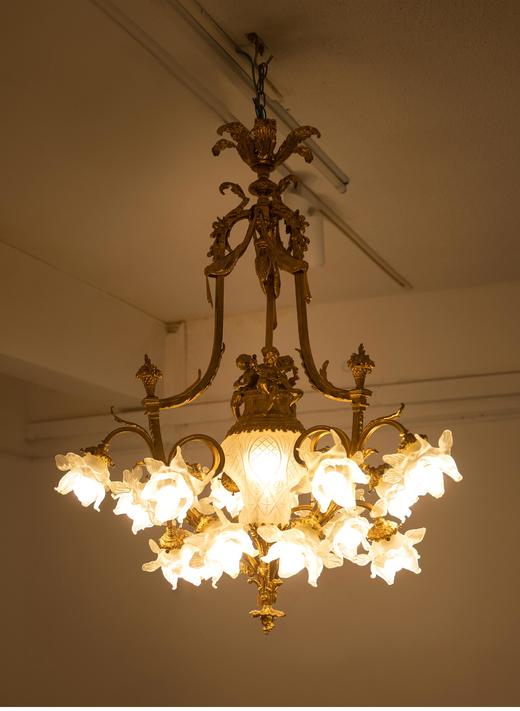独角鹿西洋古董 19世纪末法国出品路易十五风格小天使主题铜鎏金精雕装饰花朵造型灯罩多枝头水晶吊灯 商品图1