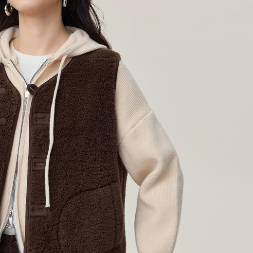 【10/23新品】熙世界「仿生暖绒科技」毛绒绒马甲短外套女冬季无袖外穿背心上衣 商品图3