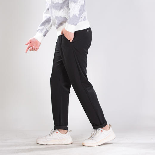 DRONKOO 2025 正常腰左袋米白绣线织唛斜纹针织中厚休闲长裤 商品图2