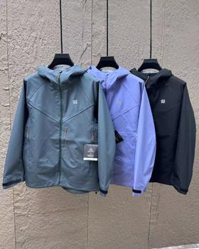 D102065户外轻量防风防水冲锋衣硅胶立体软壳冲锋衣