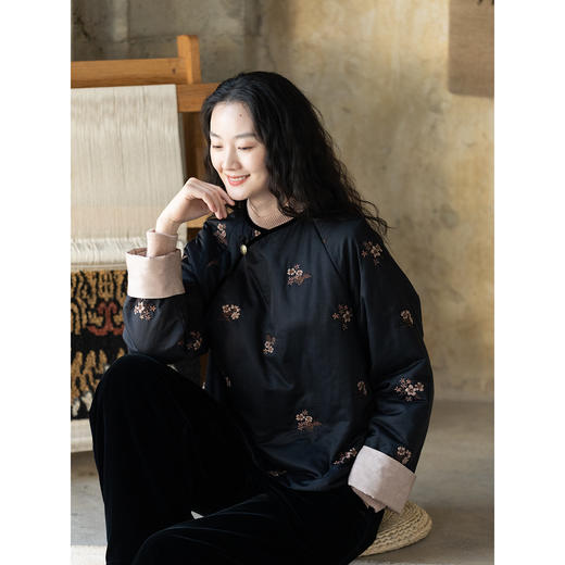 牧衣游原创 丝棉匹绣棉衣女新款炒色黑色宽松轻盈保暖棉服 昽纱 商品图1
