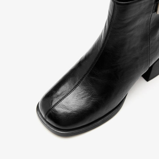 西遇粗跟短靴女新款秋冬高跟鞋皮带扣法式百搭黑色圆头瘦瘦靴V2257251 商品图5