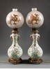 独角鹿西洋古董 1870年代法国出品东方风格铜鎏金精雕底座嵌龙纹珐琅彩绘水晶灯罩装饰「喜上梅梢」主题冰裂纹瓷瓶台灯一对 商品缩略图0