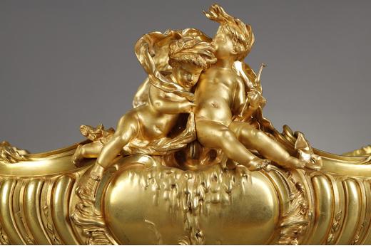 独角鹿西洋古董 1880年代法国名坊Colin Paris签名出品路易十五风格爱神小天使主题铜鎏金精雕花盆 商品图3