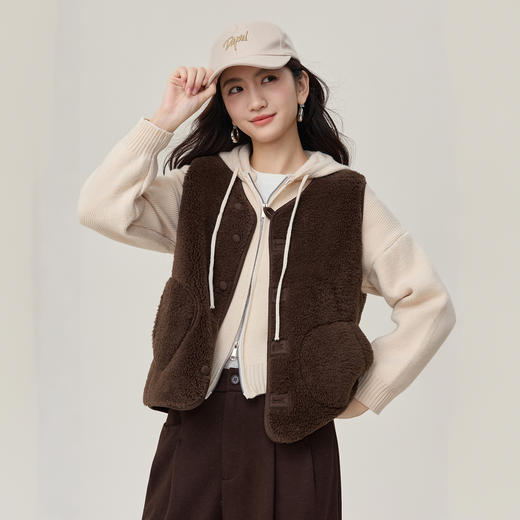 【10/23新品】熙世界「仿生暖绒科技」毛绒绒马甲短外套女冬季无袖外穿背心上衣 商品图4