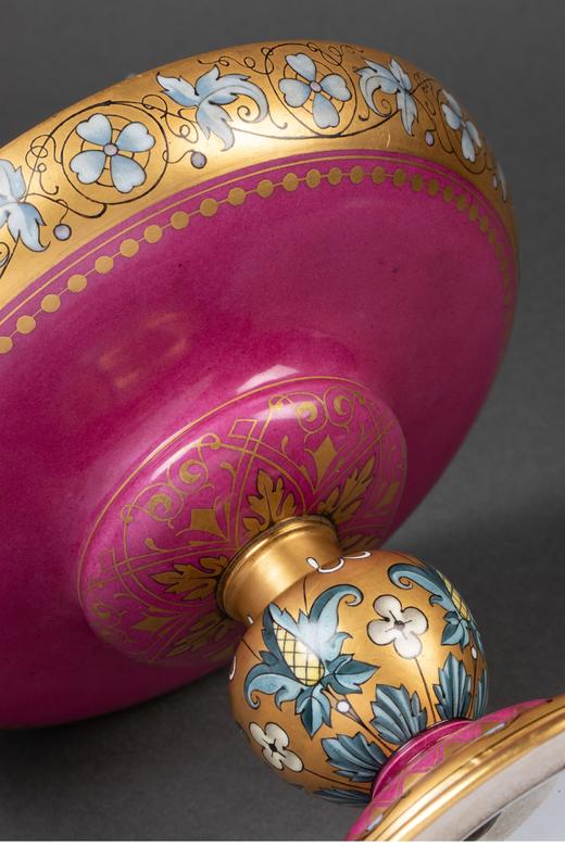 独角鹿西洋古董 1851-1861年代法国御窑塞弗尔出品新文艺复兴风格手绘描金怪面卷叶主题Coupe Henri II器形带盖樽 商品图4