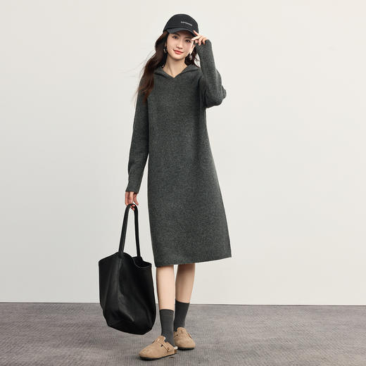 【10/23新品】熙世界灰色连帽毛衣裙女高级感2025秋冬新款气质直筒裙针织连衣裙 商品图4