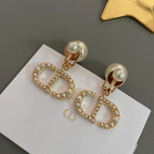 迪奥 珍珠CD耳夹/耳拍 每一期必出的经典珍珠款，没有耳洞的宝宝们必入经典款（ZS*XJ） 商品图0