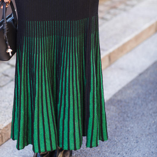 【林栖设计小店】【褶皱套装】【现货】毛织上衣显瘦金葱收腰2025秋冬新款毛衣女1954042+1954043 商品图5