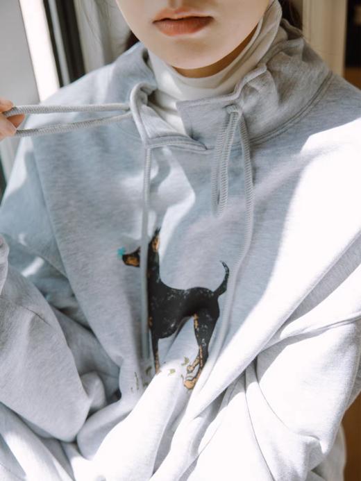 步履不停/5C15105C/松紧领印宽松休闲上衣 商品图2