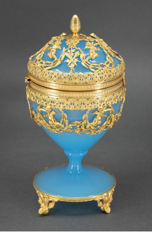 独角鹿西洋古董 19世纪法国出品新古典主义风格天使火炬主题铜鎏金精雕装饰蛋形蓝色欧泊水晶珍宝盒 商品图1