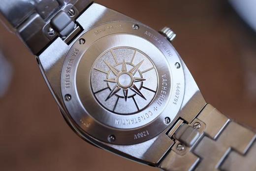 sh028 纵横四海1205v女款石英 表径33mm的小尺寸腕表（SH） 商品图3