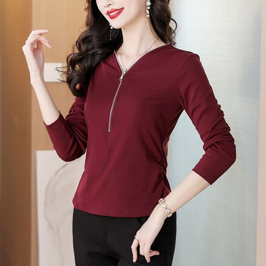 KQL A48N50166纯色V领长袖t恤抽褶修身显瘦拉链上衣 商品图3