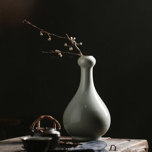 问鼎汝瓷/鼎峰系列/月白/老款/蒜头瓶（中）（收藏款） 商品图0