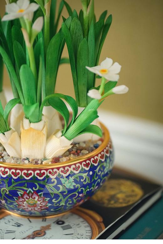 【已售】独角鹿西洋古董 20世纪中国创汇时期出品宝相花纹景泰蓝盆装饰「素洁水仙」珍宝像生盆景 商品图4