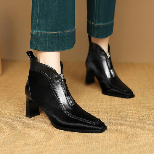 【预售5天】秋冬季牛皮马毛拼接编织显瘦时装靴前拉链加绒粗高跟短靴女DB&M6622 商品图3