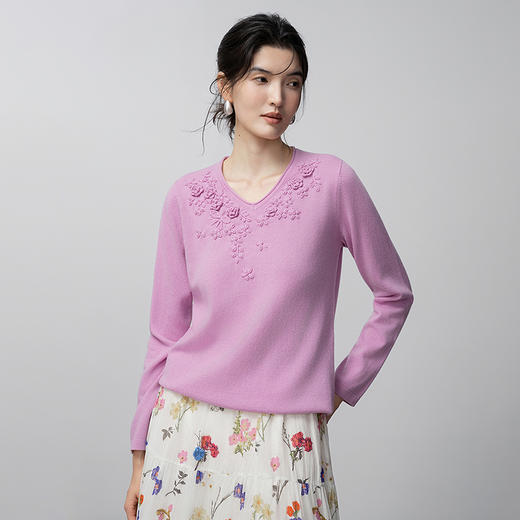 【林栖设计小店】（现货）【手工钩花】绵羊毛毛织上衣2025春季新款优雅V领毛衣女G1961203 商品图0