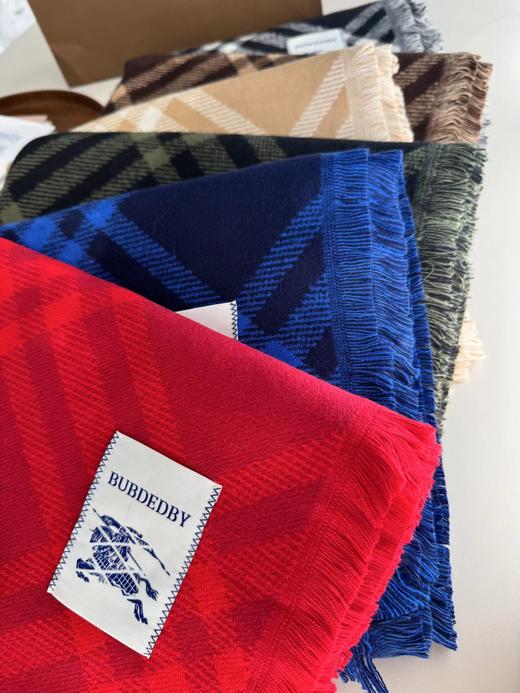 D102058低调的奢侈感！巨好搭配格纹羊毛围巾 商品图4